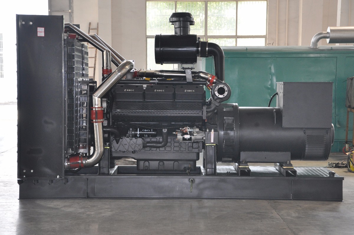 上柴股份600KW柴油發電機組